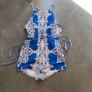 Free People Blue and White Patterned Romper size 4, adjustable straps